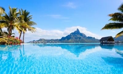 Infinity Pool mit Aussicht auf Bora Bora (BlueOrange Studio / stock.adobe.com)  lizenziertes Stockfoto 
Informations sur les licences disponibles sous 'Preuve des sources d'images'